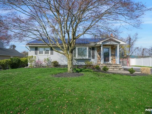 15 Margaret Drive, Montville Township, NJ 07058