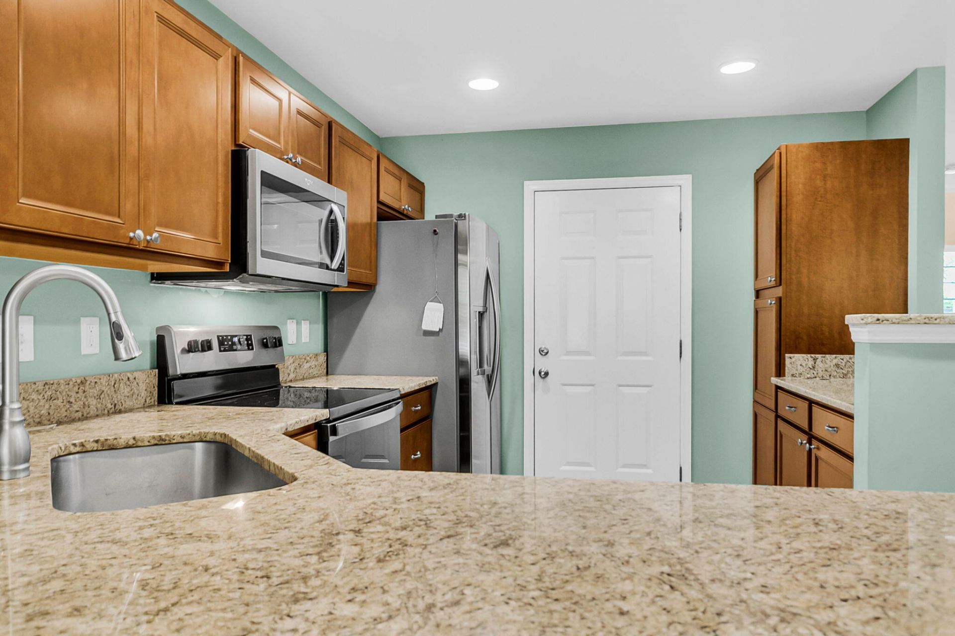 604 Poplar Grove Place Photo 12