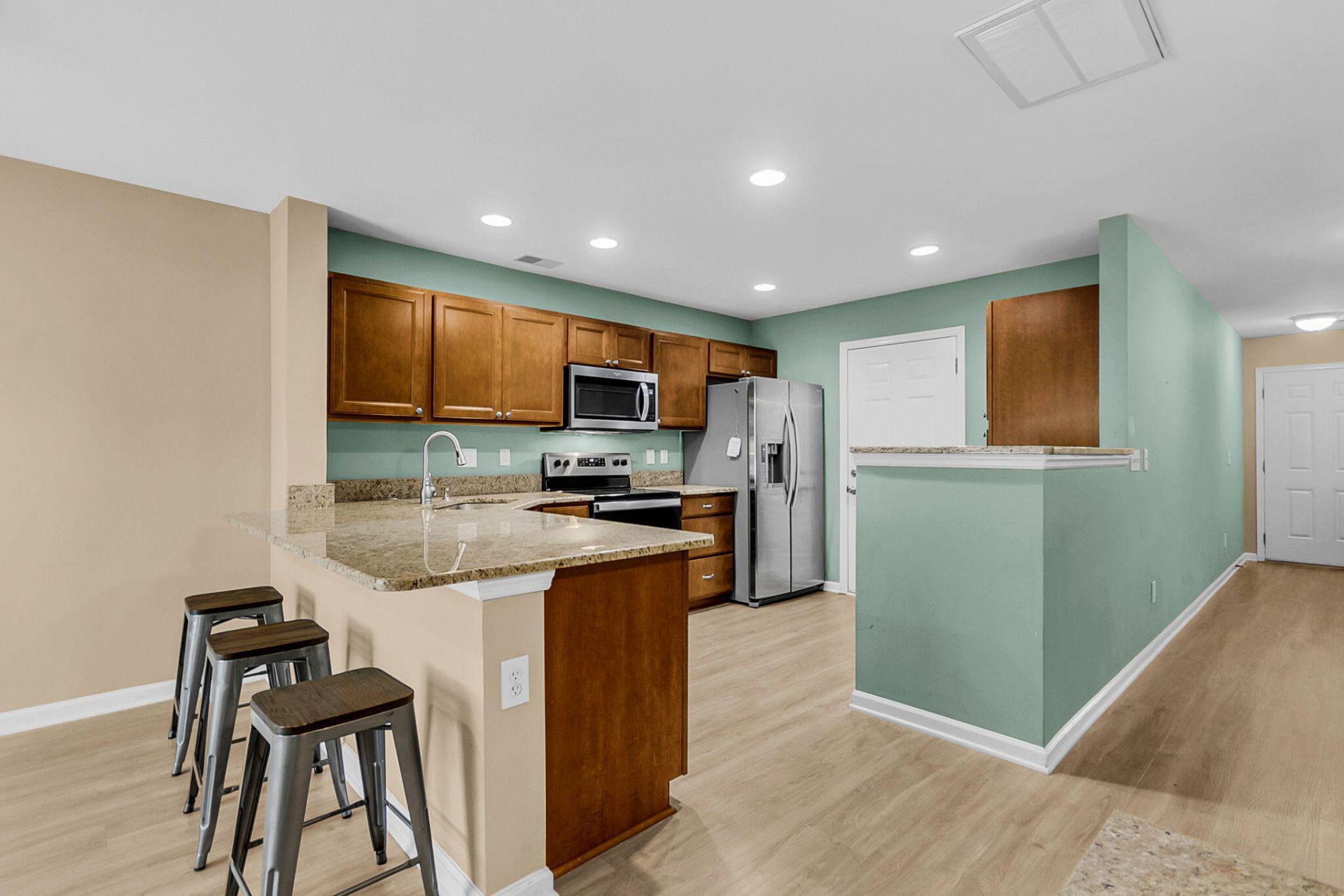 604 Poplar Grove Place Photo 9