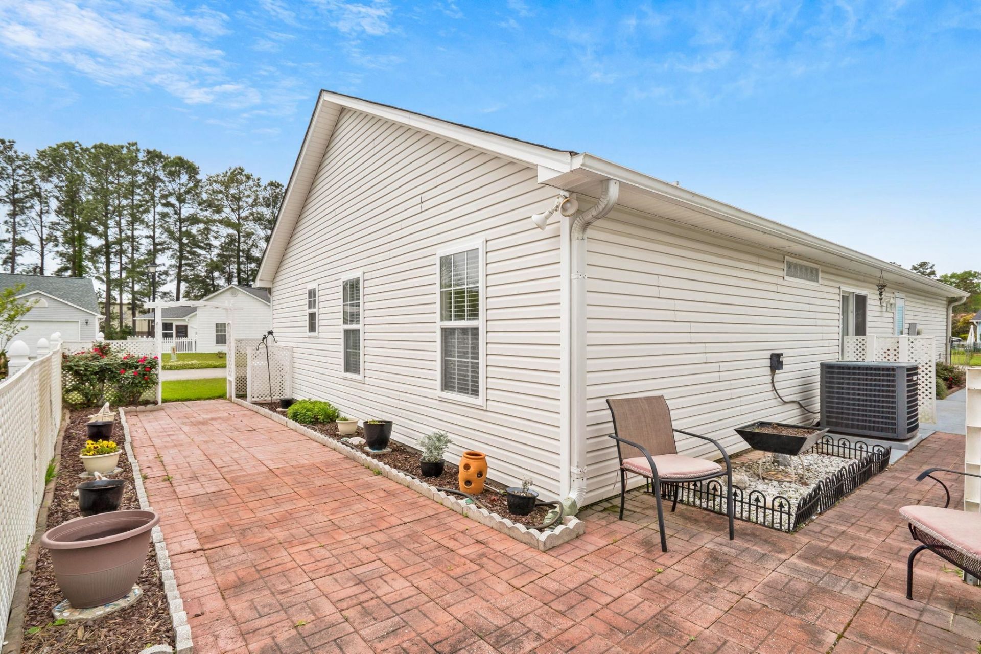 170 Sussex Ct. Photo 28