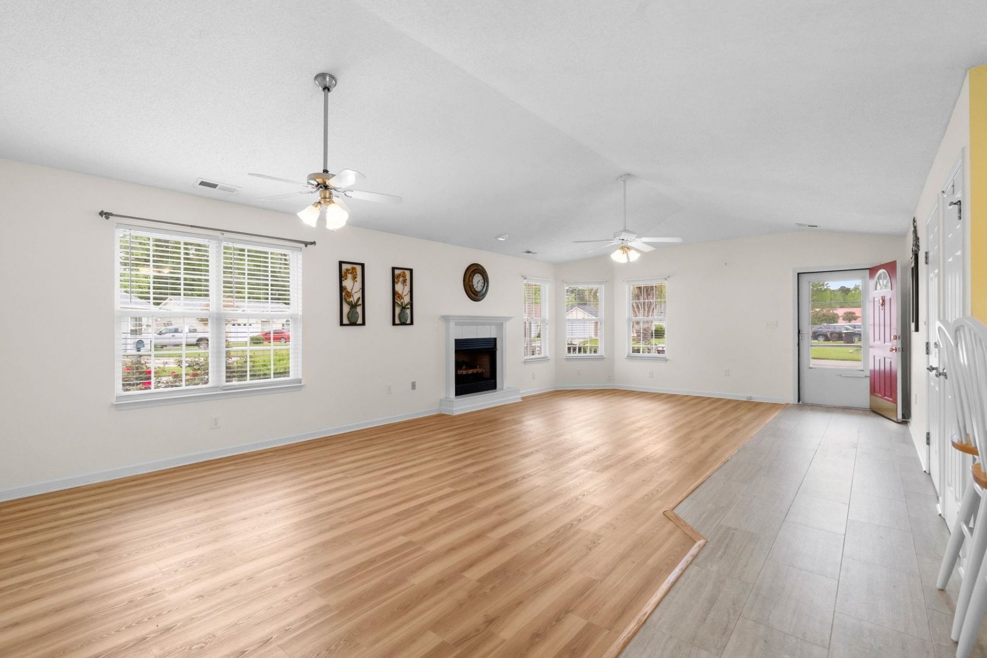 170 Sussex Ct. Photo 3