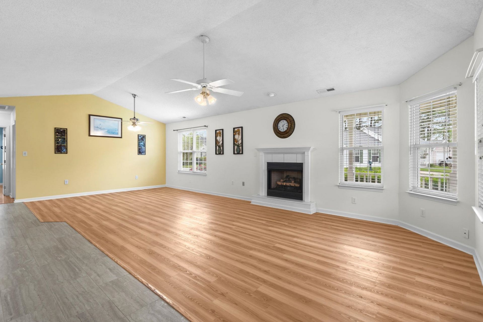 170 Sussex Ct. Photo 4