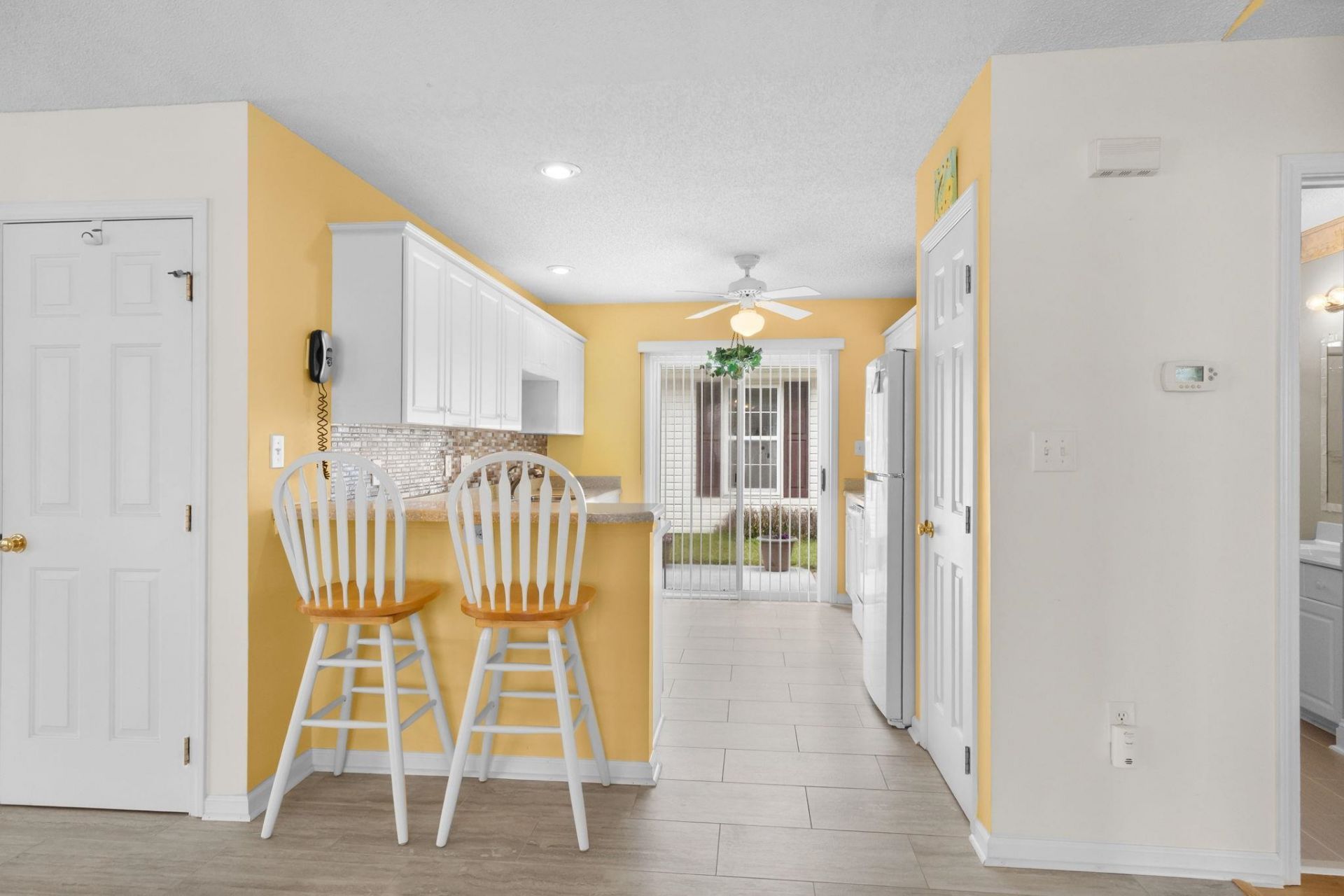 170 Sussex Ct. Photo 8