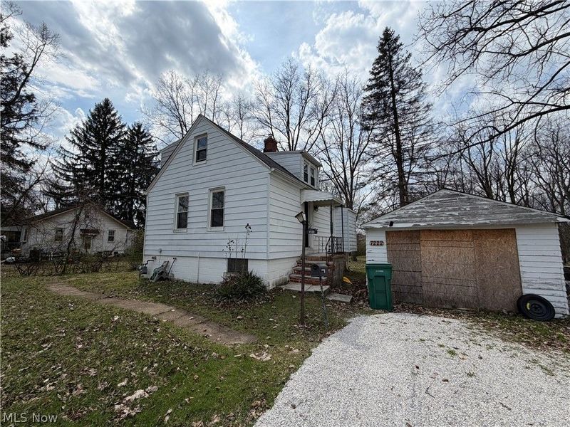 7222 Wright Avenue, Bedford, OH 44146 Photo 2