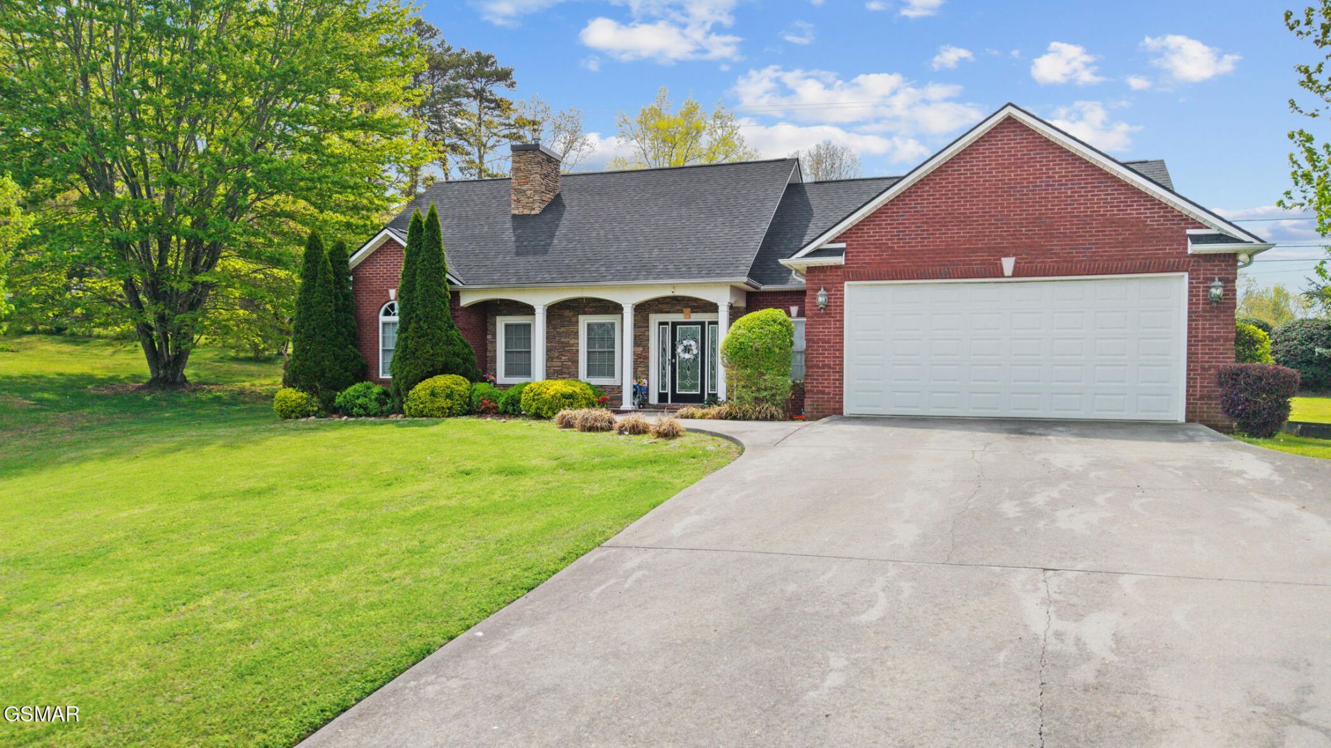 2519 Friar Wood Lane, Sevierville, TN 37876 Main Photo