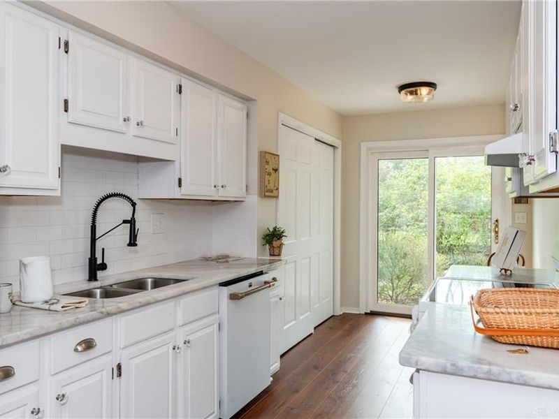 36 Nicholson Court, Washington Township, OH 45459 Photo 5