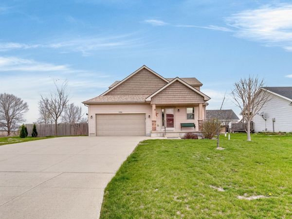 704 N 14th Avenue, Winterset, IA 50273