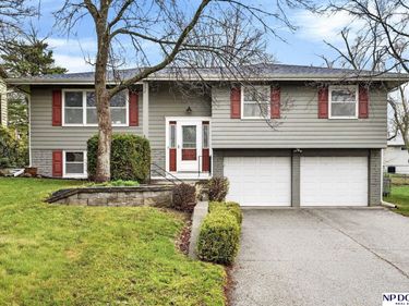 1521 N 107th Avenue, Omaha, NE 68114