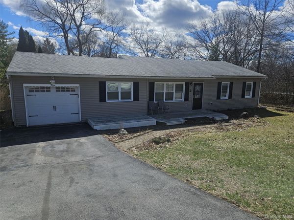 3 Plymouth Rock Court, Washingtonville, NY 10992