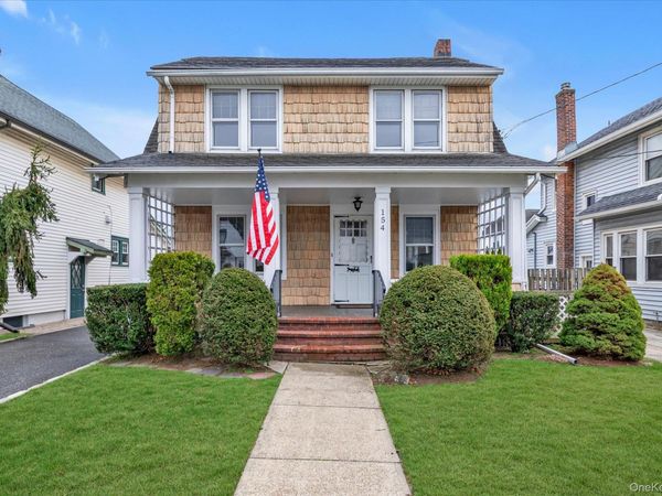 154 Rocklyn Avenue, Lynbrook, NY 11563