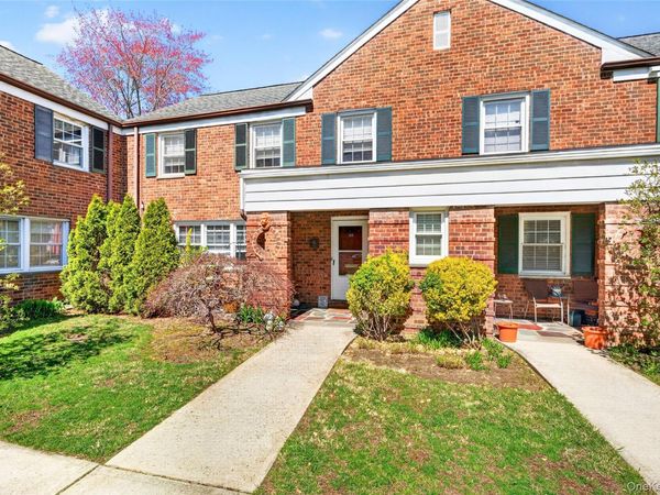 115 Robins Road, Unit 115, New Rochelle, NY 10801