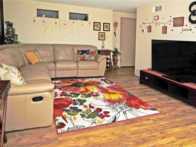 25600 Country Club Boulevard, Unit 18, North Olmsted, OH 44070 Photo 8