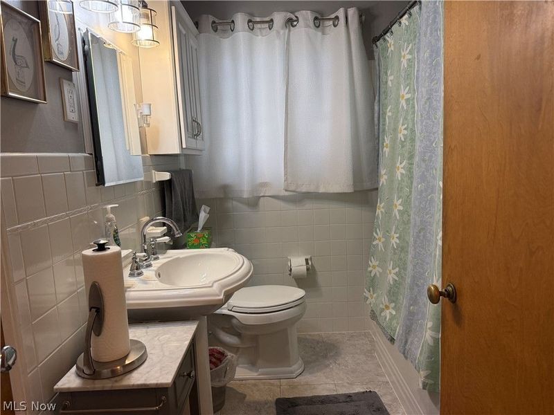 4601 W 221st Street, Fairview Park, OH 44126 Photo 15