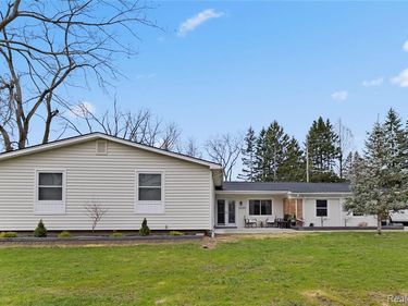 38309 Southfarm Lane , Northville, MI 48167