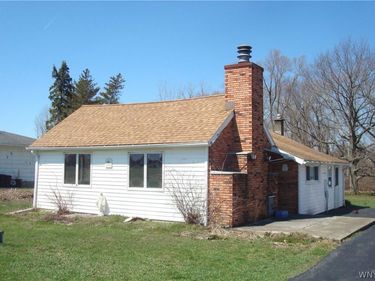 13888 Indian Falls Road, Akron, NY 14001