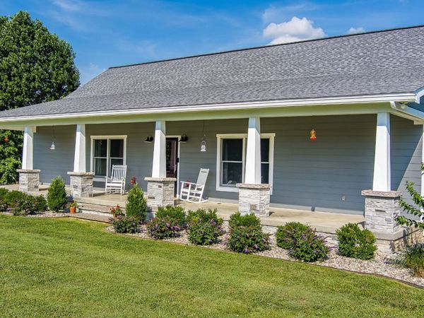 171 Lakeview Cir, Byrdstown, TN 38549