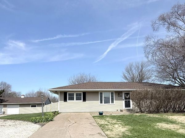 114 E FRANKLIN Street, Henderson, IL 61439