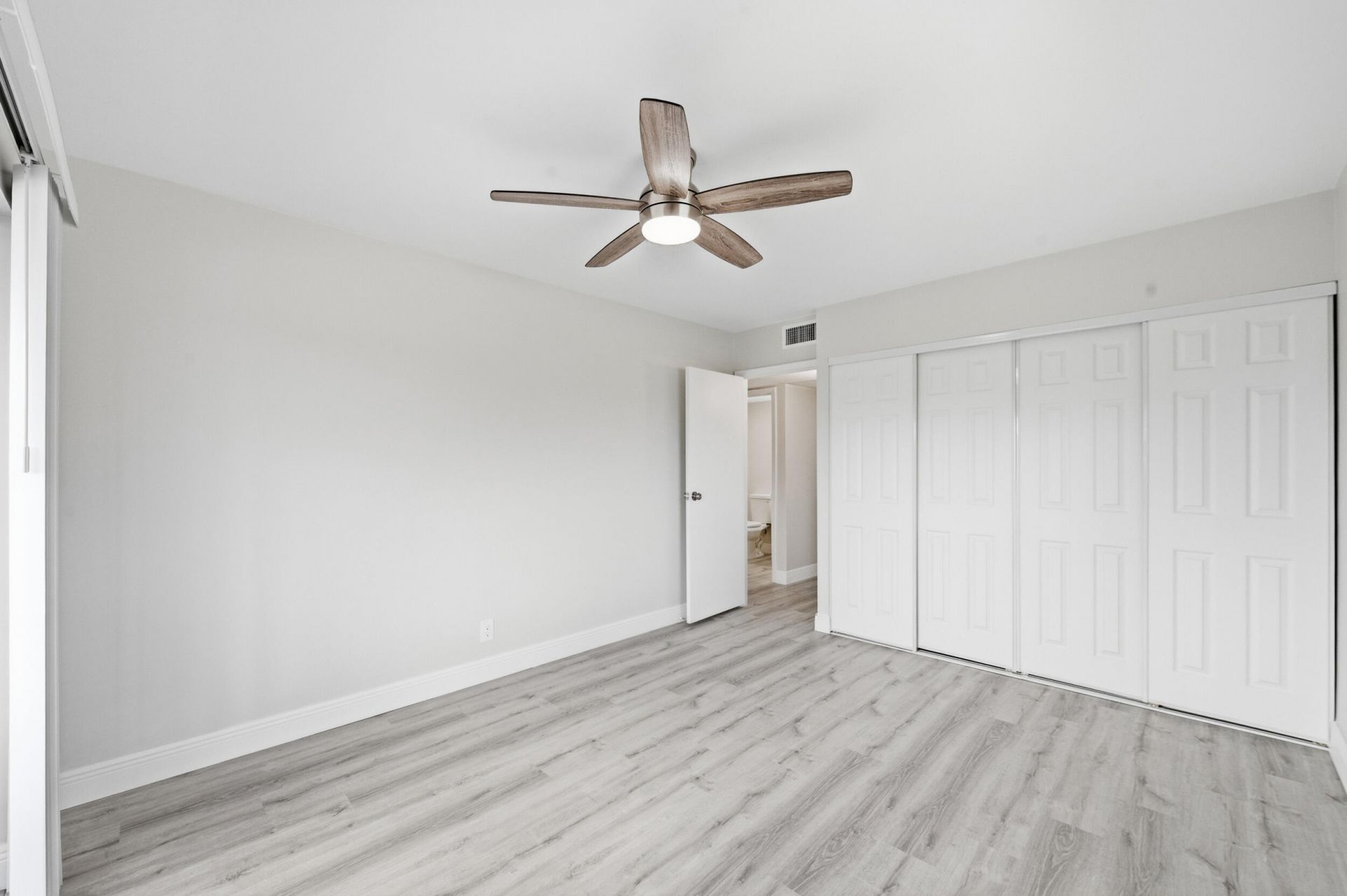 284 Flanders F, Delray Beach, FL 33484 Photo