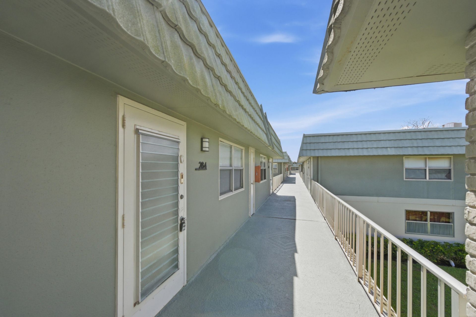 284 Flanders F, Delray Beach, FL 33484 Photo