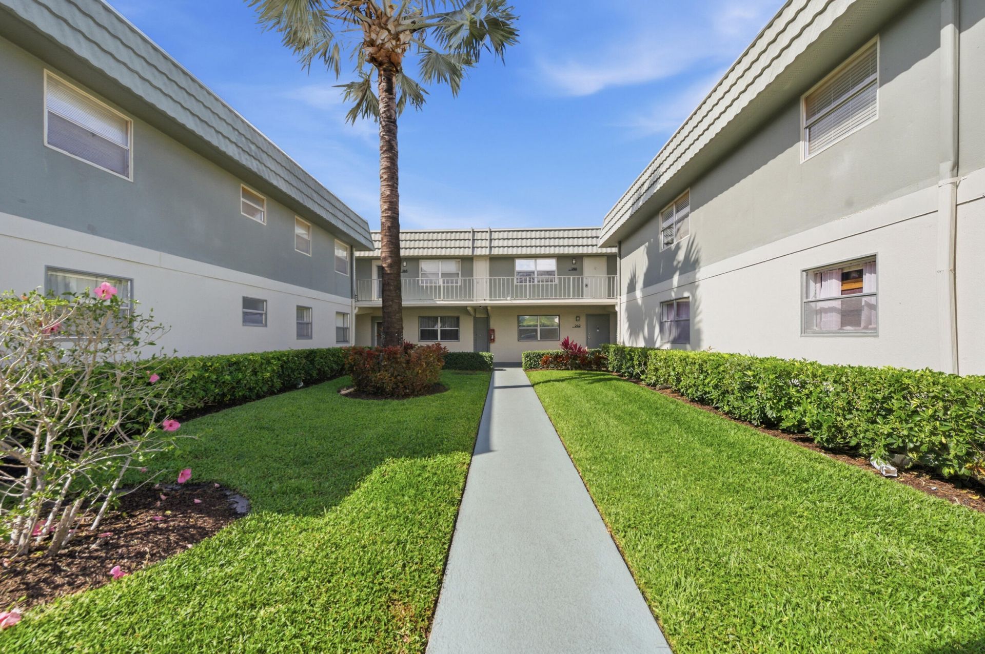 284 Flanders F, Delray Beach, FL 33484 Photo