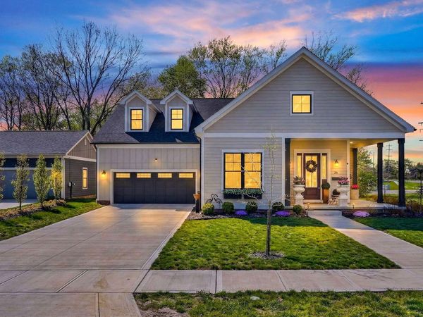 36 N Clinton Street , Canal Winchester, OH 43110