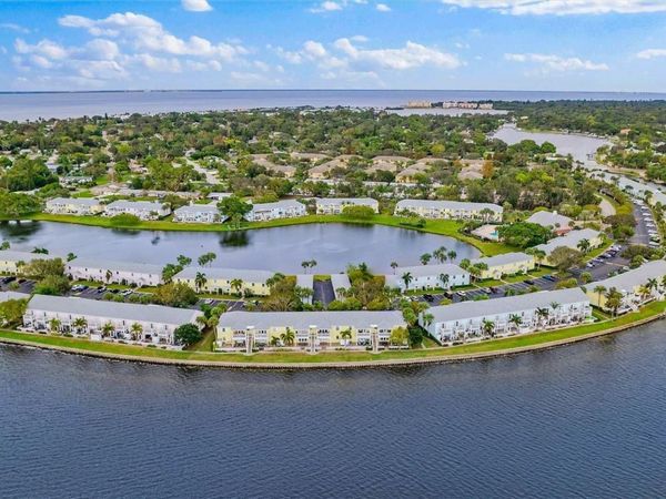 213 SEAHORSE DRIVE SE, Unit B, ST PETERSBURG, FL 33705