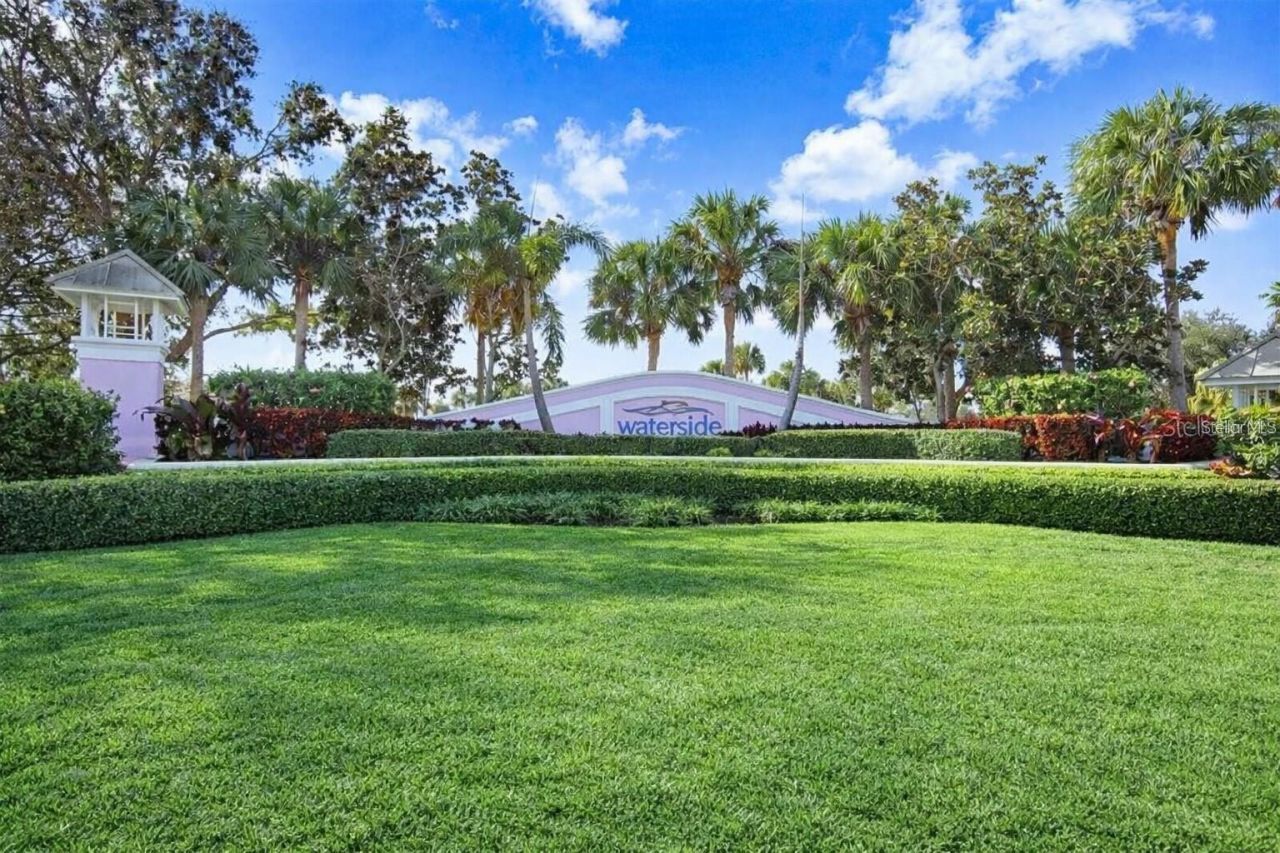 213 Seahorse Drive Se, Unit B, Saint Petersburg, FL 33705 Photo
