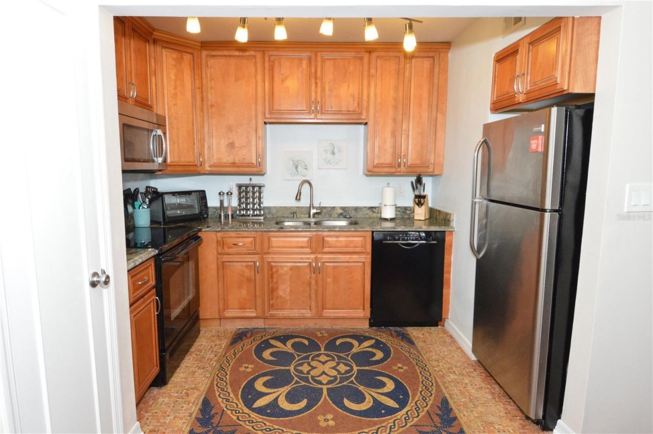 213 Seahorse Drive Se, Unit B, Saint Petersburg, FL 33705 Photo