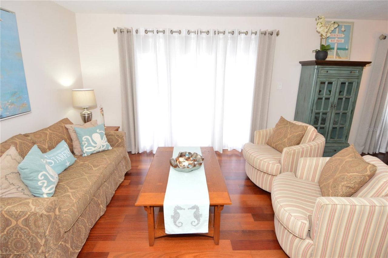 213 Seahorse Drive Se, Unit B, Saint Petersburg, FL 33705 Photo
