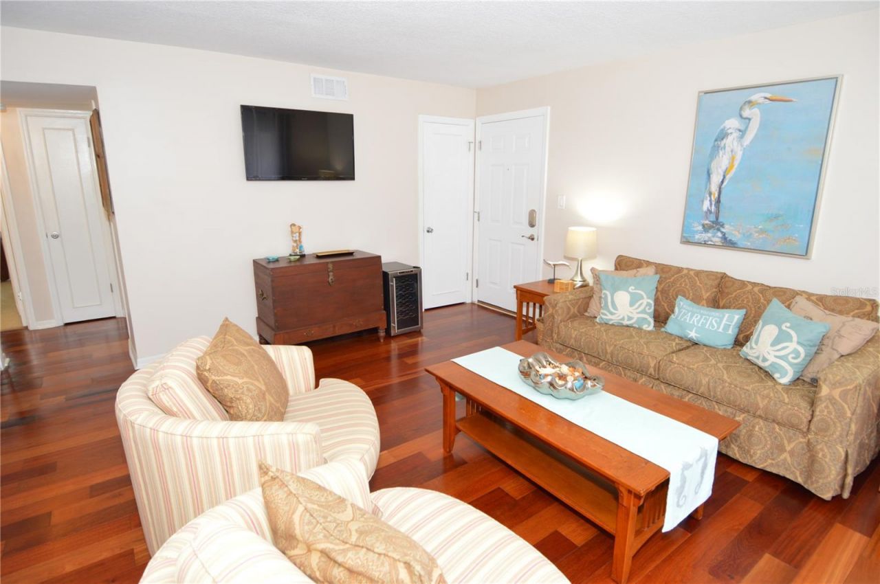 213 Seahorse Drive Se, Unit B, Saint Petersburg, FL 33705 Photo