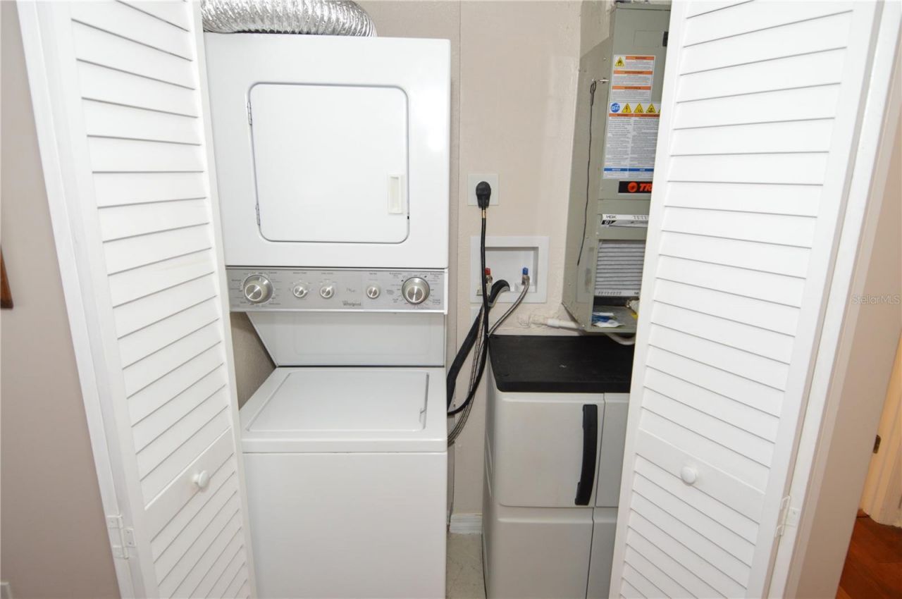 213 Seahorse Drive Se, Unit B, Saint Petersburg, FL 33705 Photo