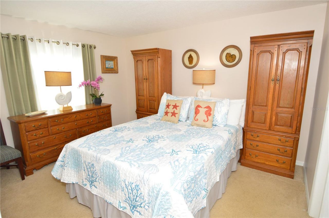 213 Seahorse Drive Se, Unit B, Saint Petersburg, FL 33705 Photo