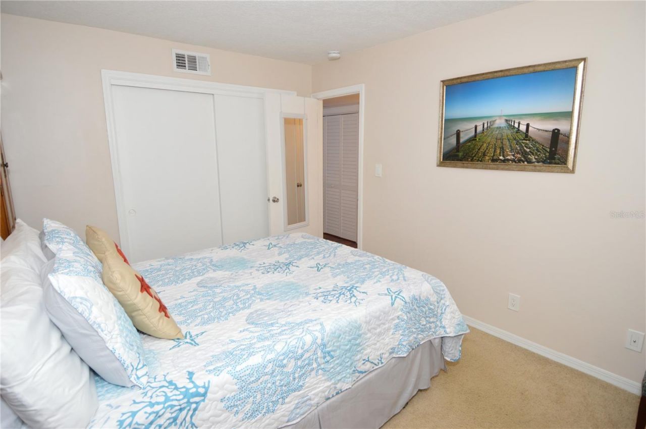 213 Seahorse Drive Se, Unit B, Saint Petersburg, FL 33705 Photo