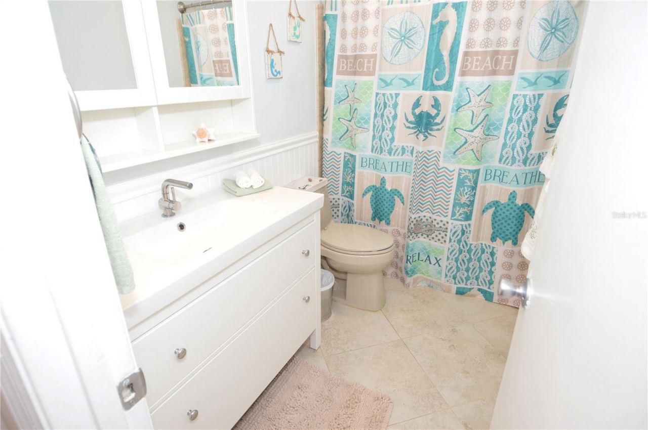 213 Seahorse Drive Se, Unit B, Saint Petersburg, FL 33705 Photo
