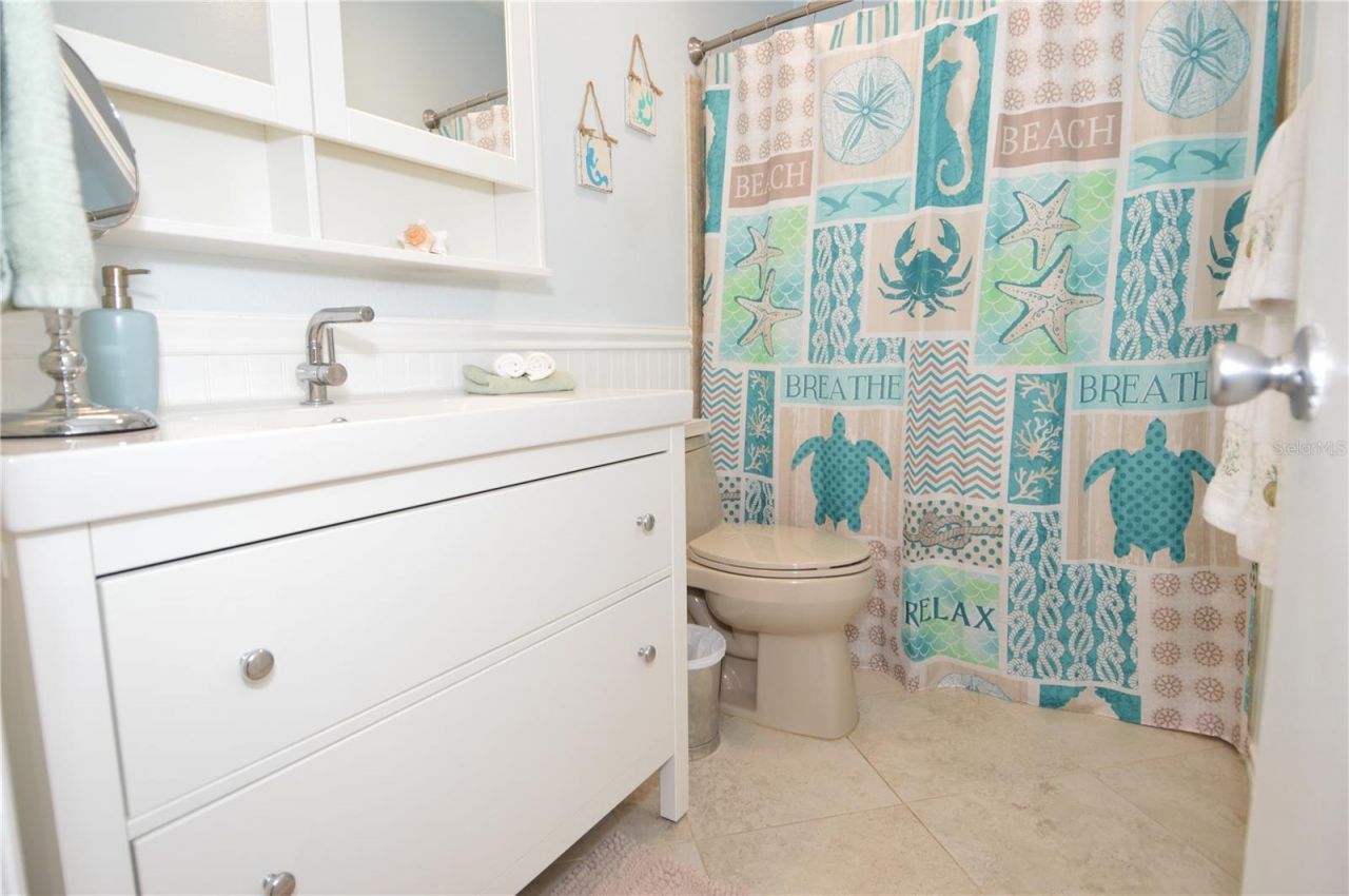 213 Seahorse Drive Se, Unit B, Saint Petersburg, FL 33705 Photo