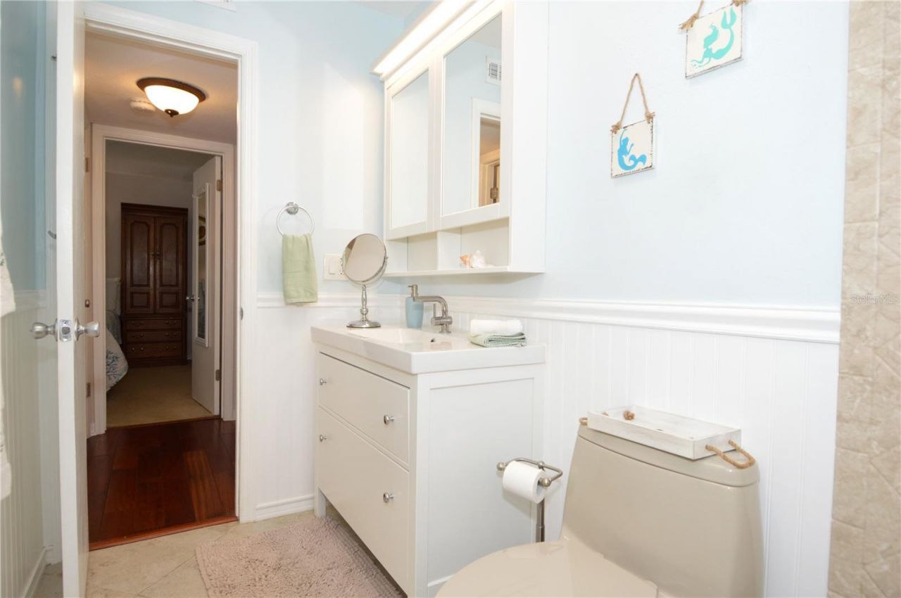 213 Seahorse Drive Se, Unit B, Saint Petersburg, FL 33705 Photo