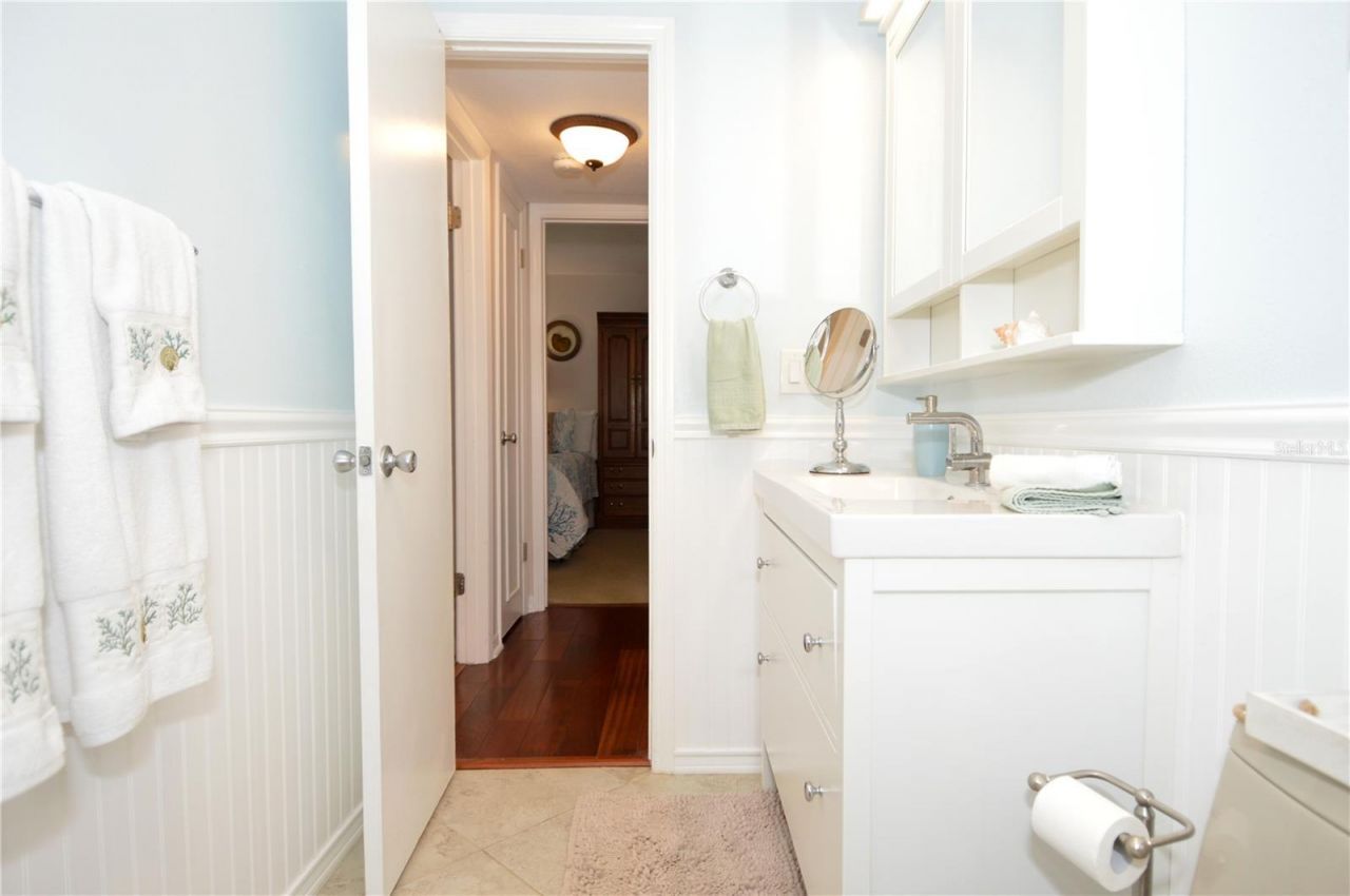 213 Seahorse Drive Se, Unit B, Saint Petersburg, FL 33705 Photo
