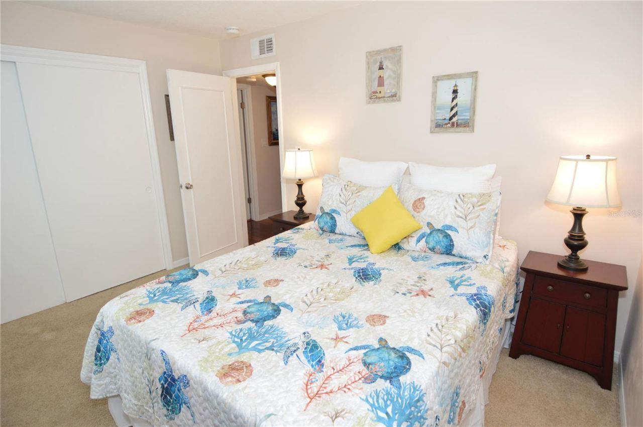 213 Seahorse Drive Se, Unit B, Saint Petersburg, FL 33705 Photo