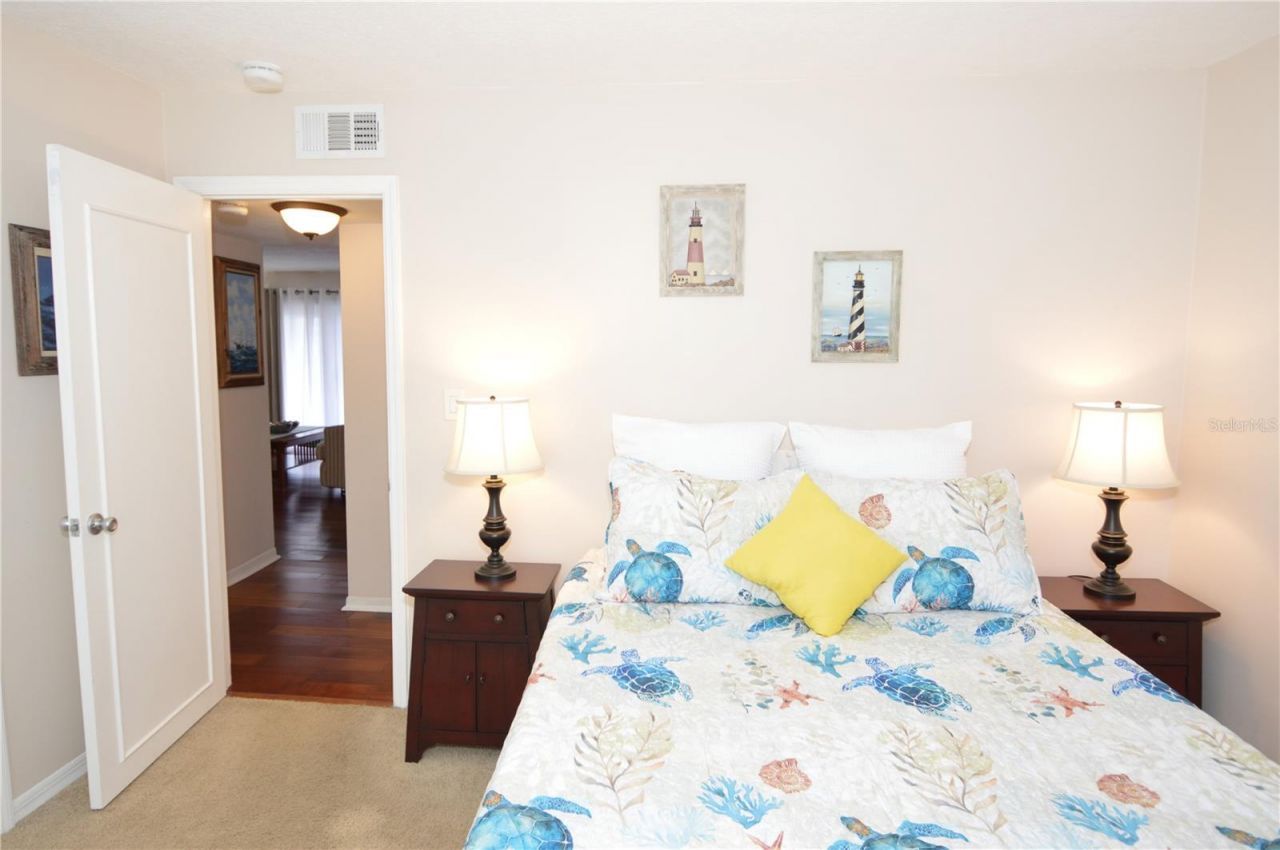 213 Seahorse Drive Se, Unit B, Saint Petersburg, FL 33705 Photo