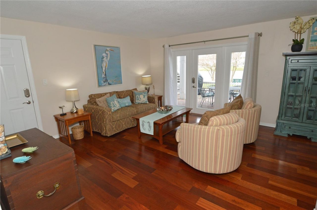 213 Seahorse Drive Se, Unit B, Saint Petersburg, FL 33705 Photo
