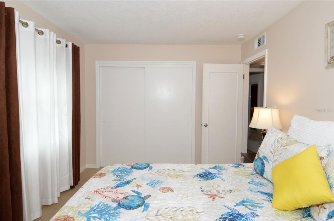 213 Seahorse Drive Se, Unit B, Saint Petersburg, FL 33705 Photo