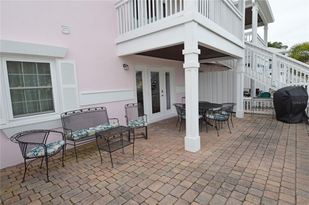 213 Seahorse Drive Se, Unit B, Saint Petersburg, FL 33705 Photo