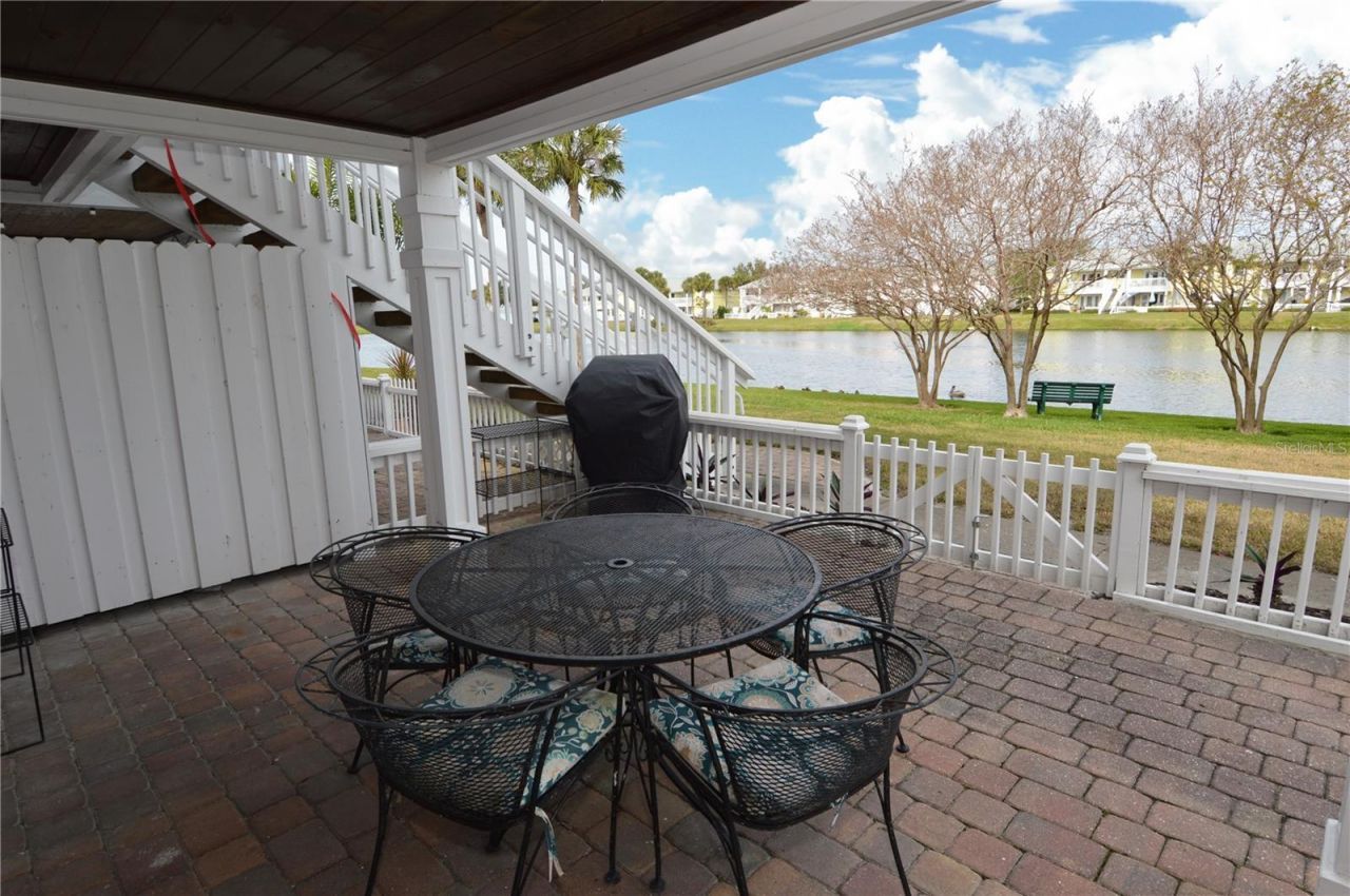 213 Seahorse Drive Se, Unit B, Saint Petersburg, FL 33705 Photo