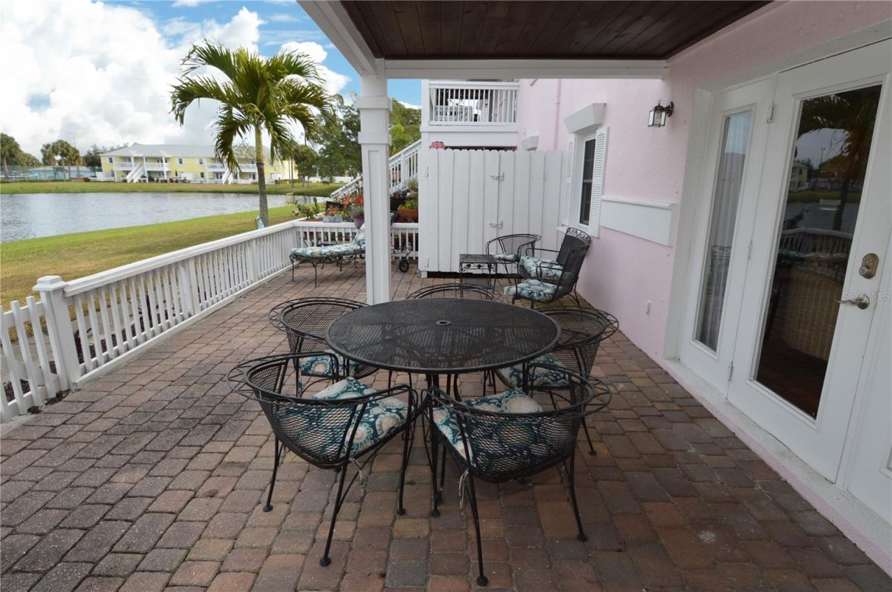 213 Seahorse Drive Se, Unit B, Saint Petersburg, FL 33705 Photo
