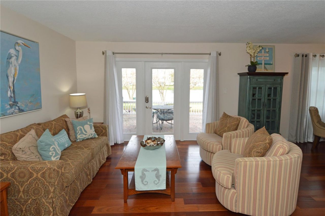 213 Seahorse Drive Se, Unit B, Saint Petersburg, FL 33705 Photo