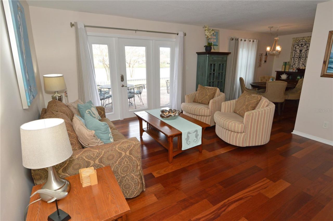 213 Seahorse Drive Se, Unit B, Saint Petersburg, FL 33705 Photo
