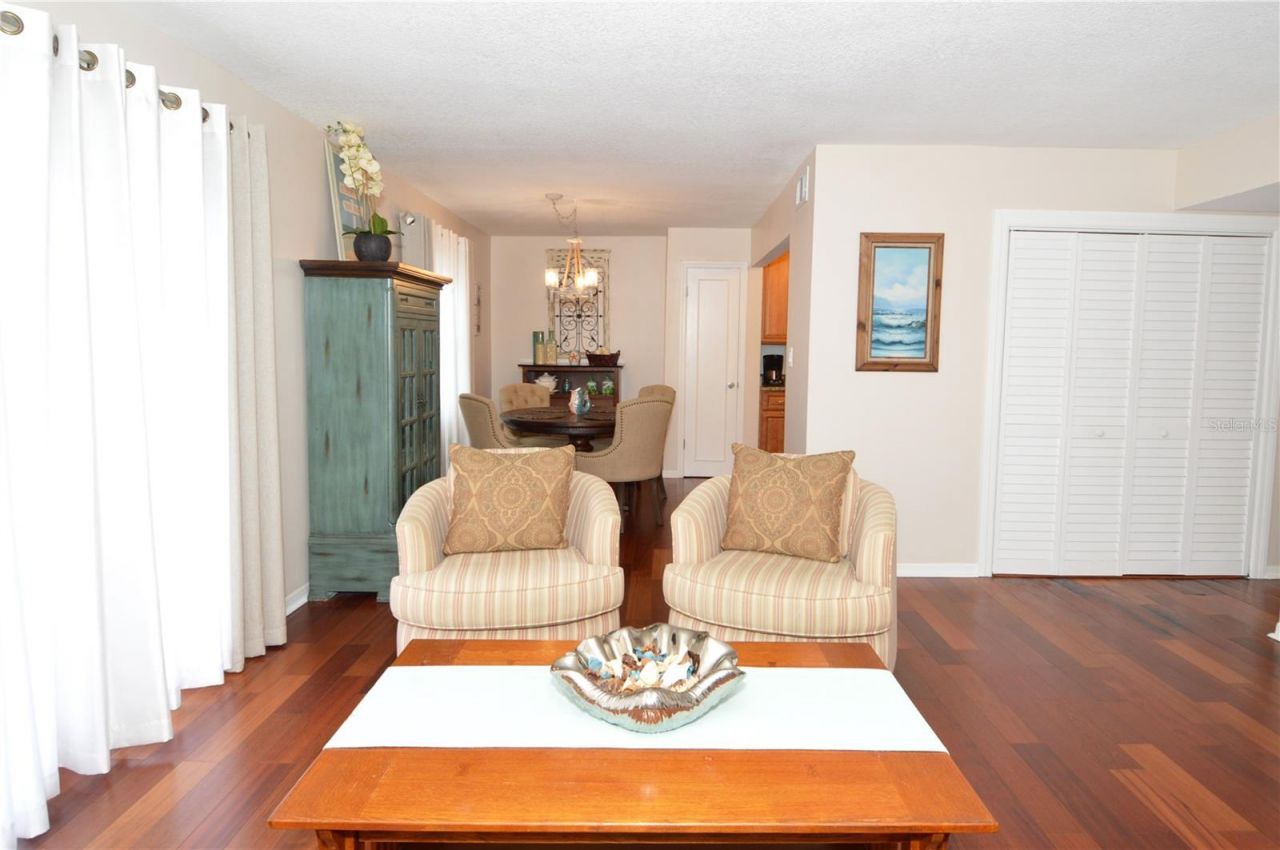 213 Seahorse Drive Se, Unit B, Saint Petersburg, FL 33705 Photo