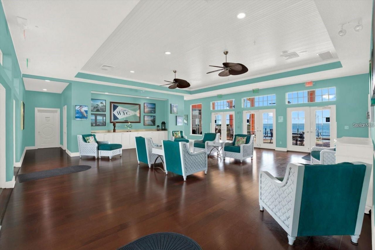 213 Seahorse Drive Se, Unit B, Saint Petersburg, FL 33705 Photo