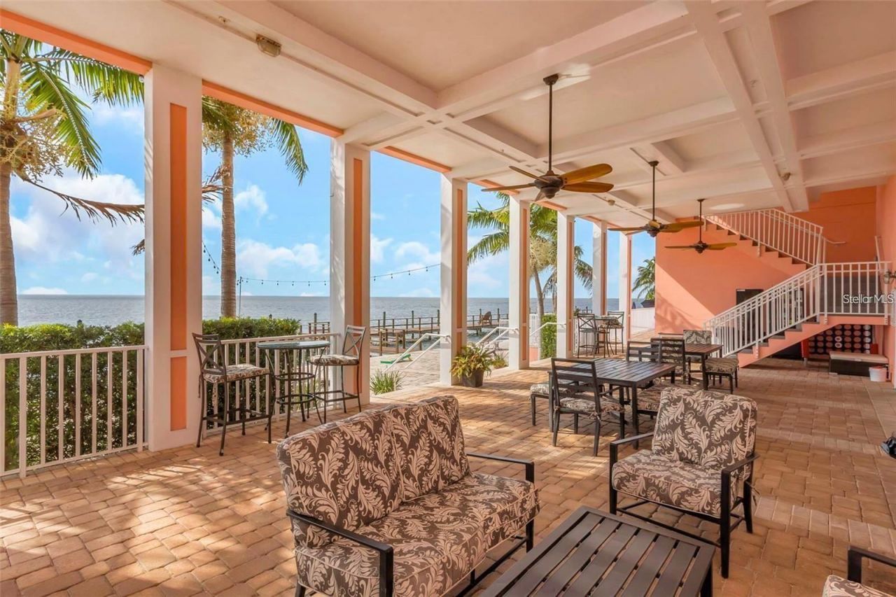 213 Seahorse Drive Se, Unit B, Saint Petersburg, FL 33705 Photo