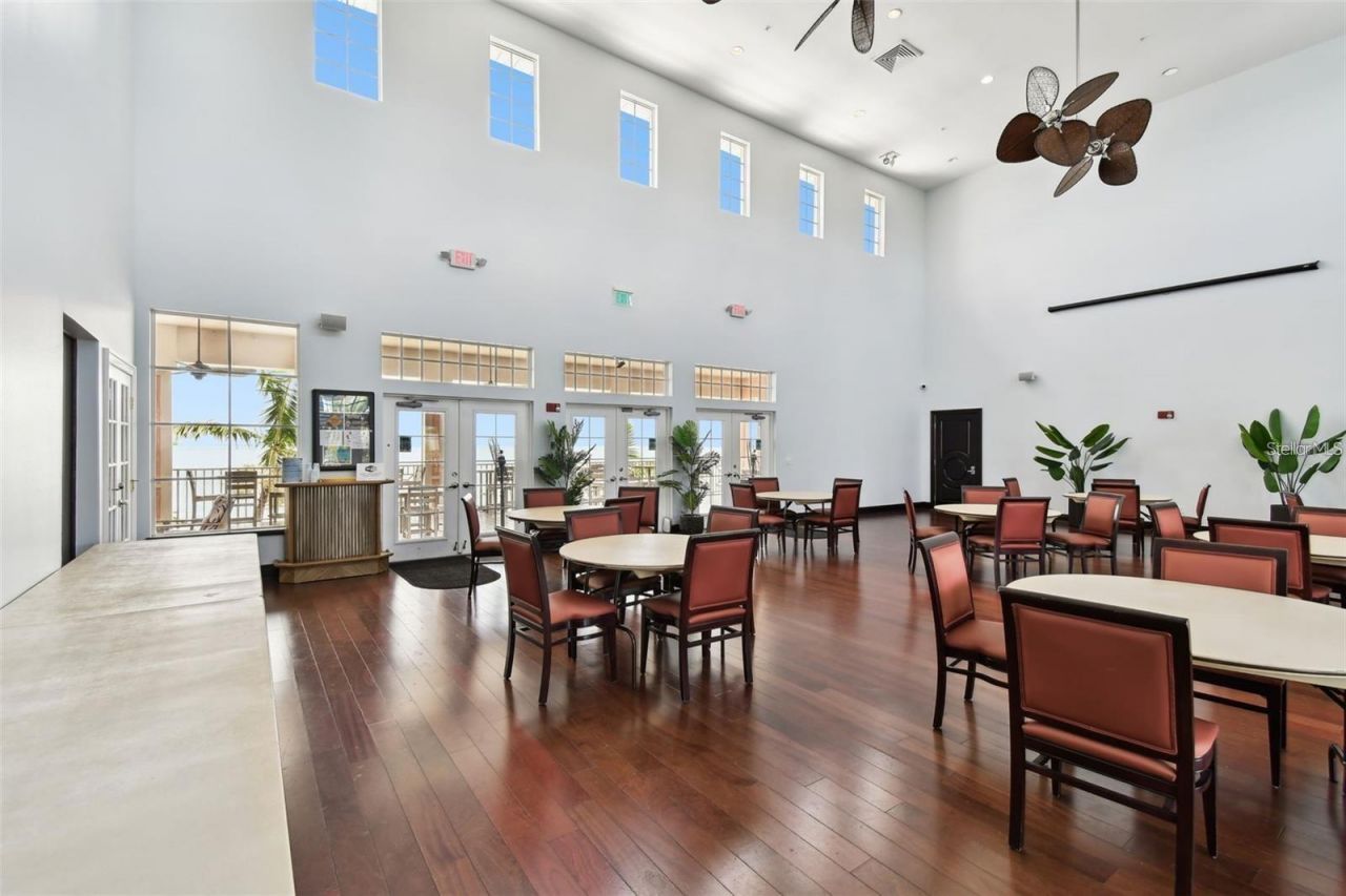 213 Seahorse Drive Se, Unit B, Saint Petersburg, FL 33705 Photo